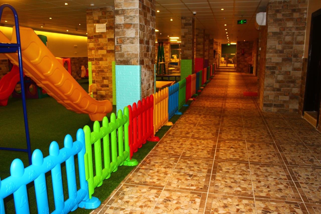 Marina Hotel Rayyis Exterior foto